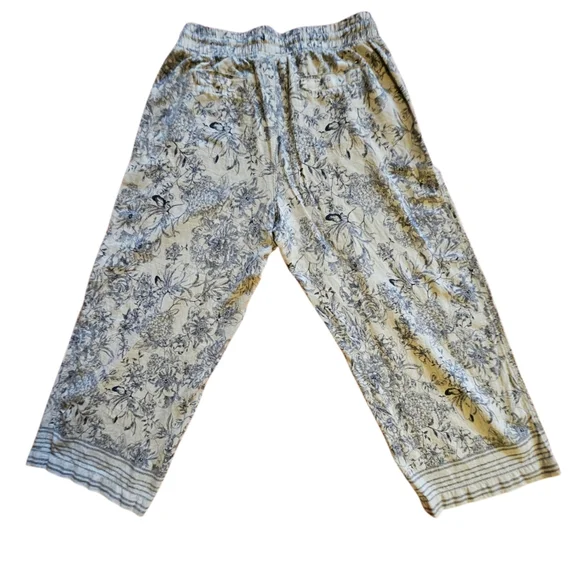 Floral Print Women's Pants-Size Large - Picture 9 of 17